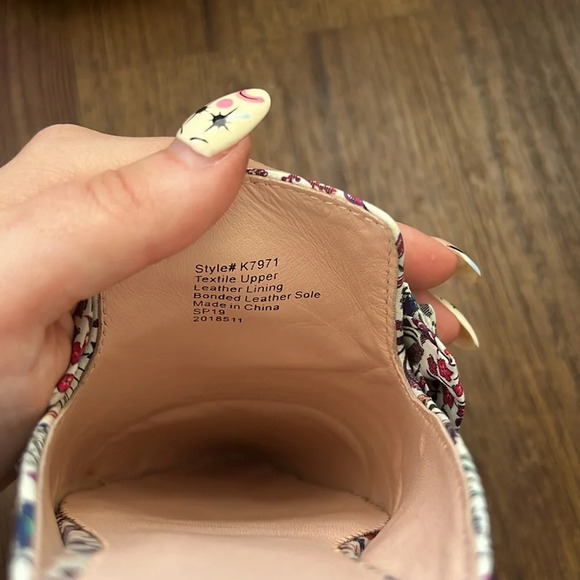 J. Crew Floral Liberty Print Bow Detail Mule Flats
Women’s Size 5 - Picture 6 of 7